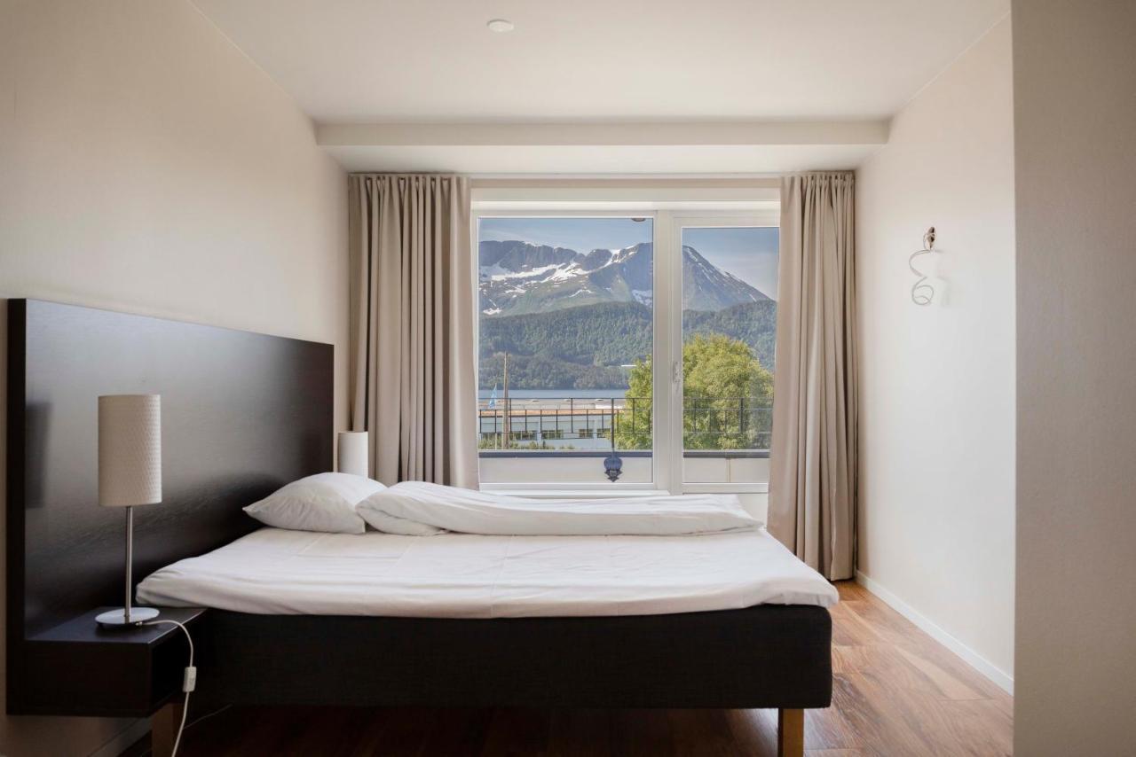 Aursnes Hotell Sykkylven Eksteriør billede