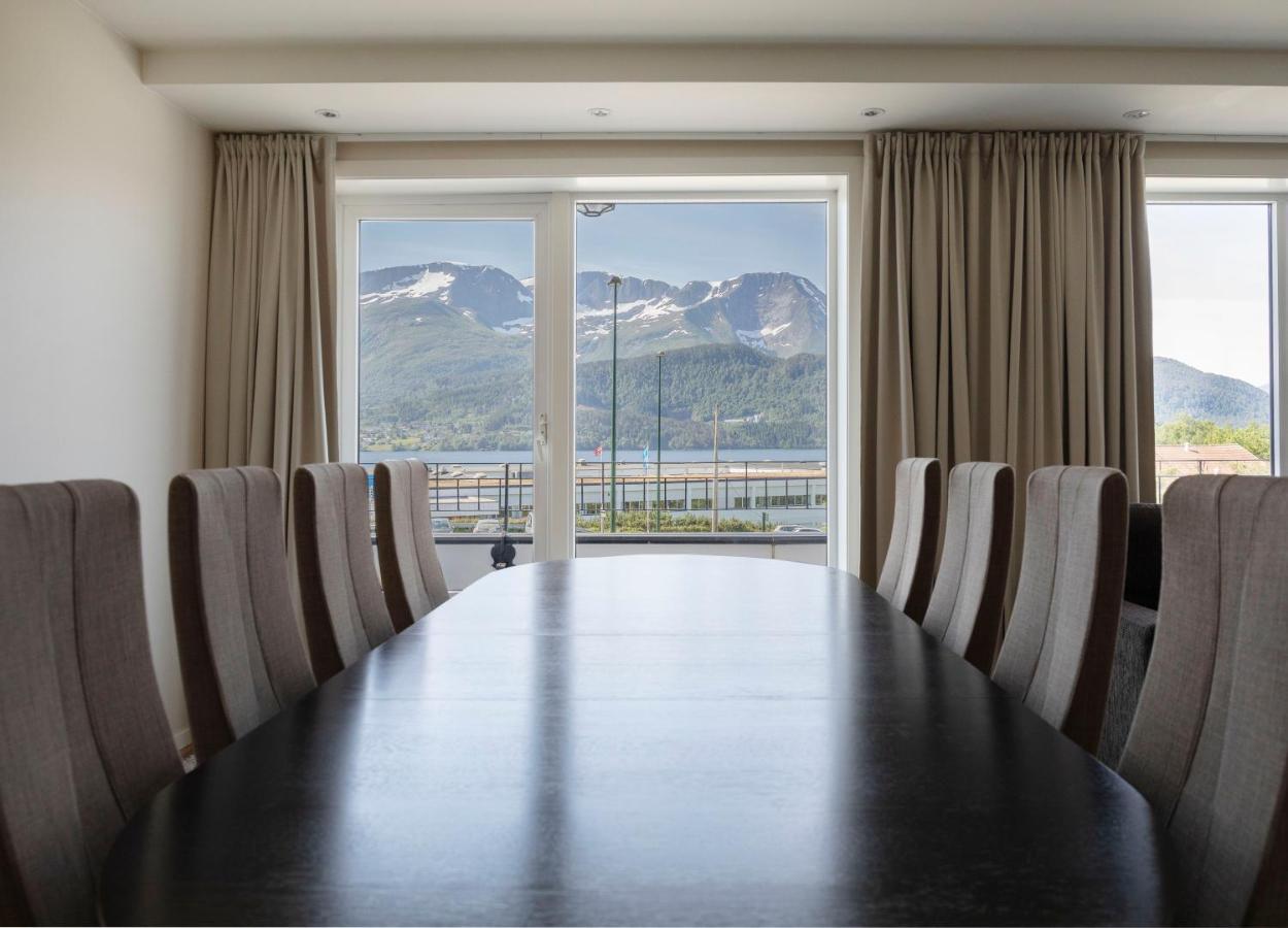 Aursnes Hotell Sykkylven Eksteriør billede